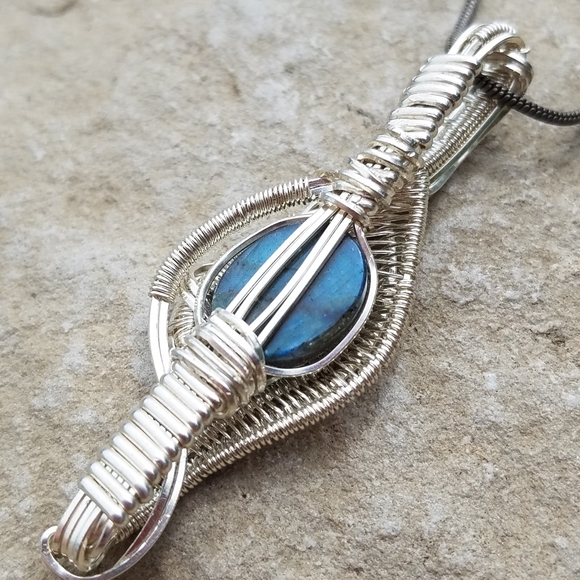 Labradorite Pendant - Handmade Silver Jewelry - Picture 3 of 3